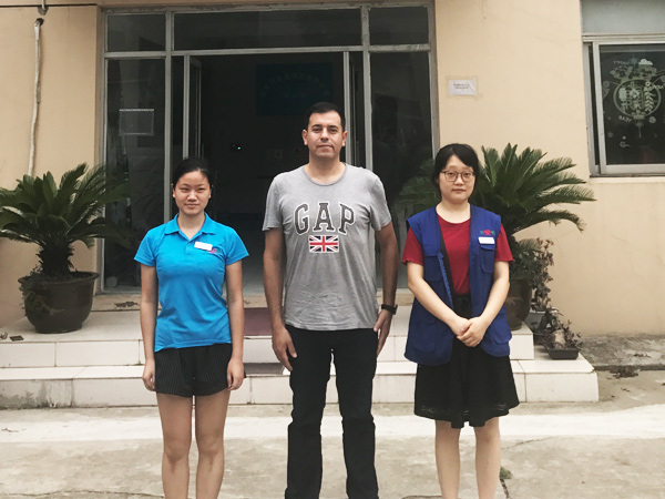 英國客戶（hù）參觀蘇州工具櫃廠免费的十八款禁用APP