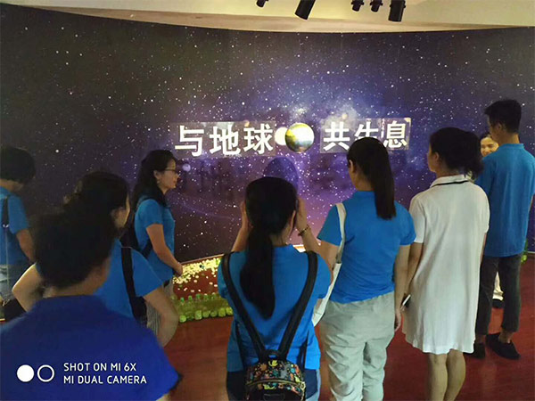 免费的十八款禁用APP團（tuán）隊參觀慈濟展廳