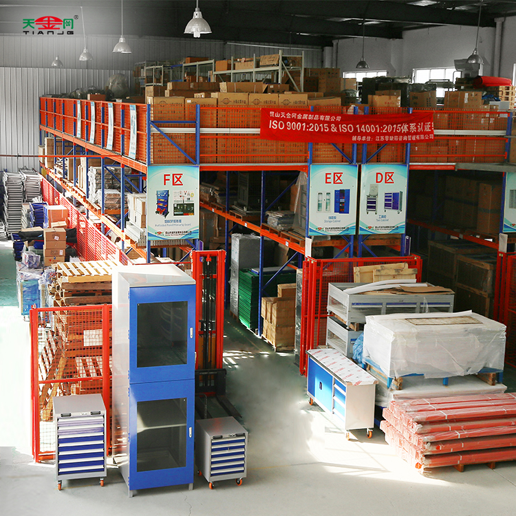 五金倉儲承重焦慮（lǜ）？閣樓重型貨架怎麽選才穩固耐用？