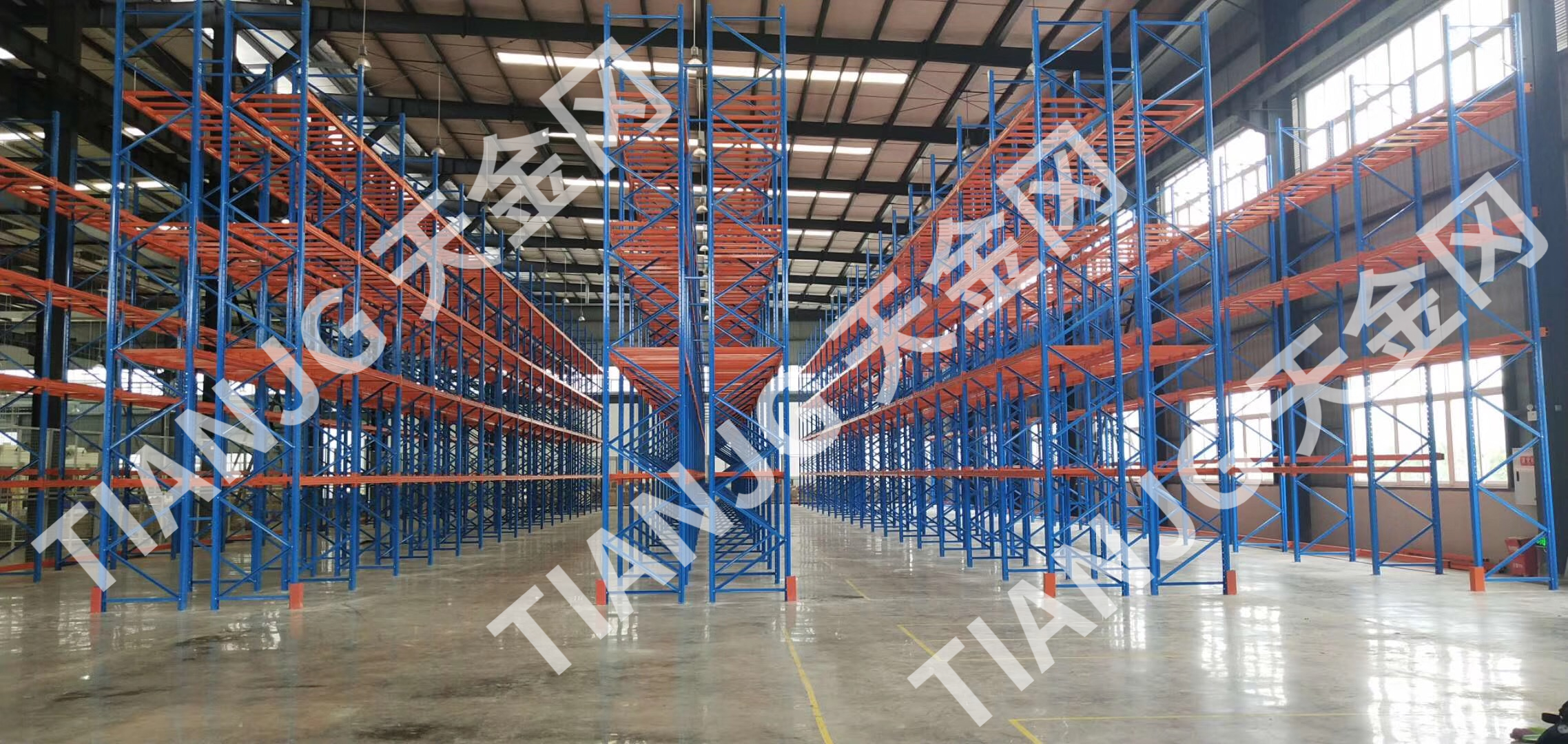 汽新能源倉儲AGV重型貨架怎麽選？適配無人搬運才高效