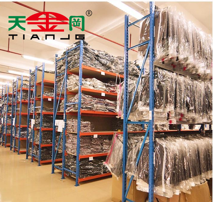 鞋（xié）服倉SKU爆倉？倉儲重型貨架（jià）怎麽選才不浪費空間？